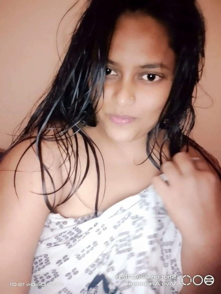 8P Srilankan call 0759391637