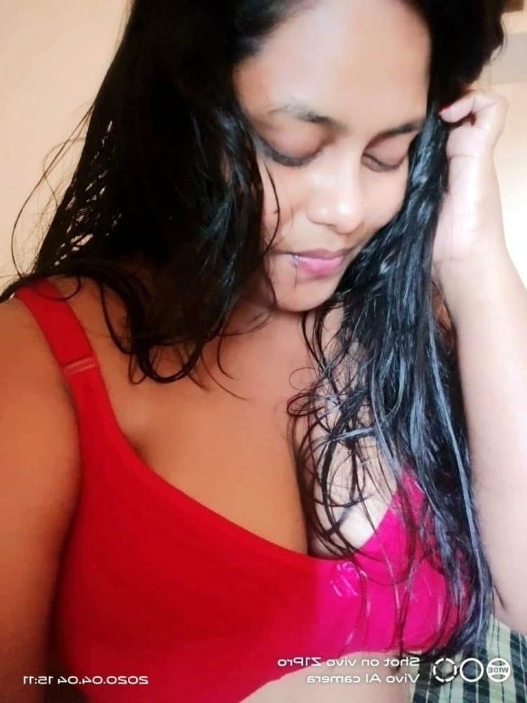 8P Srilankan call 0759391637