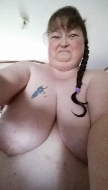 7P 50 year old nerdy granny