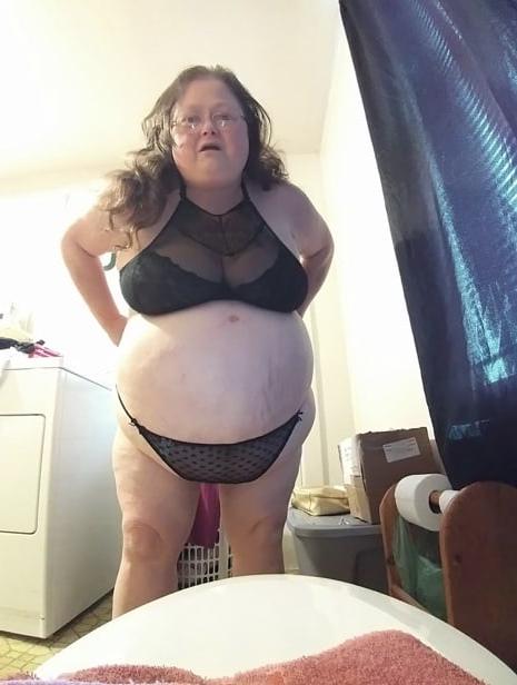 7P 50 year old nerdy granny