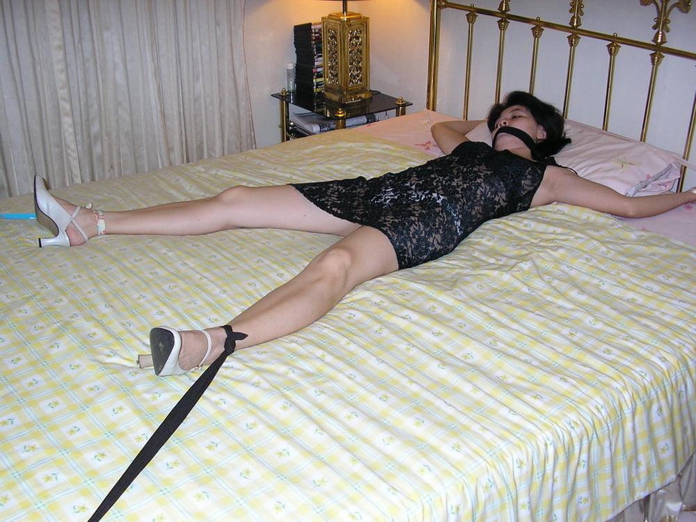 25P Ingga Asian Amateur Bondage 13