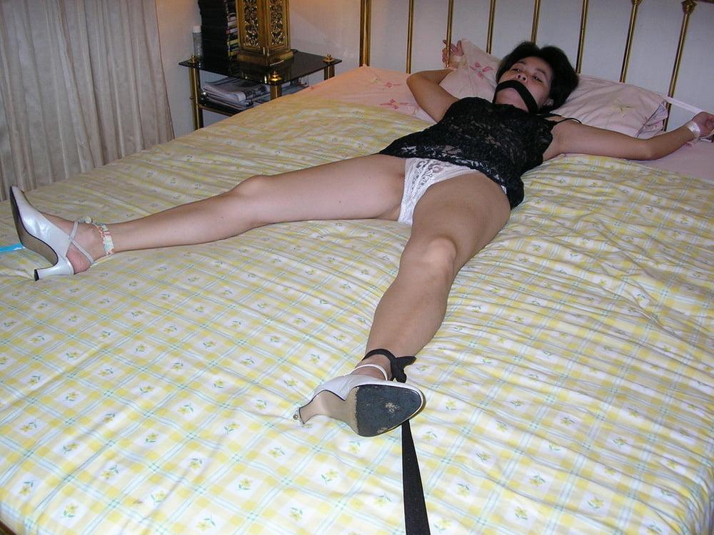 25P Ingga Asian Amateur Bondage 13