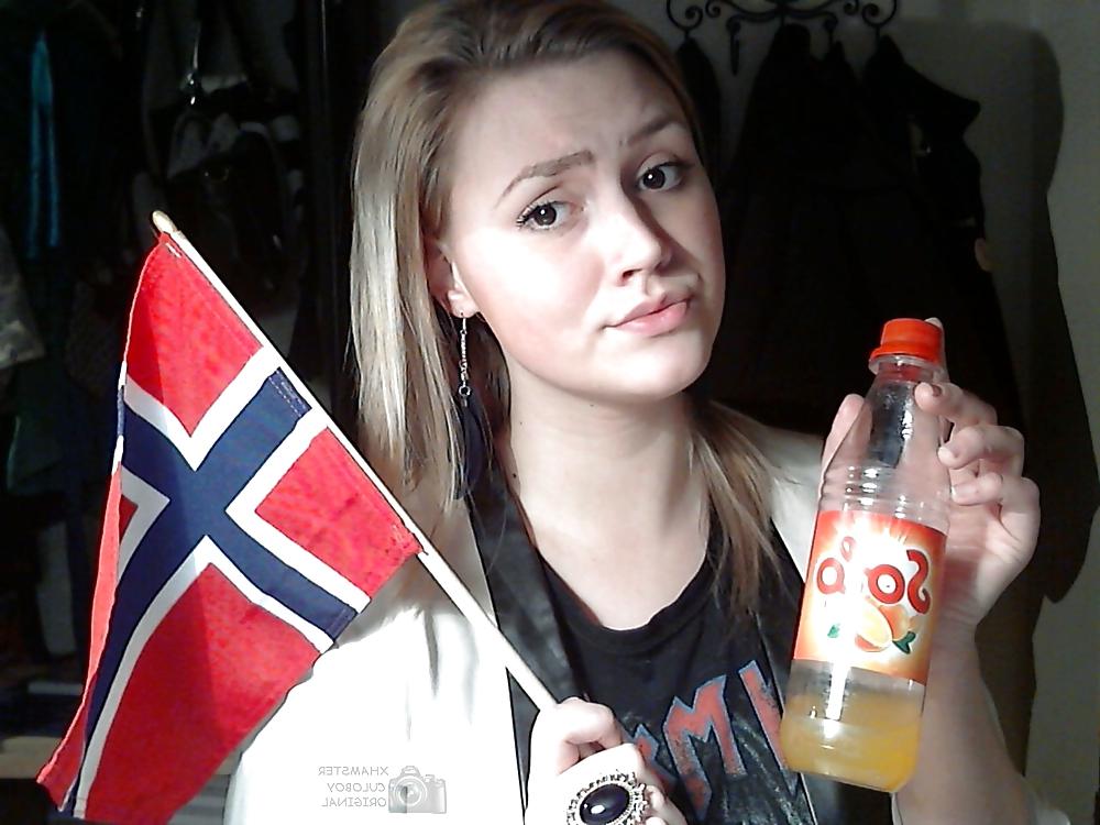 22P Curvy Noruega