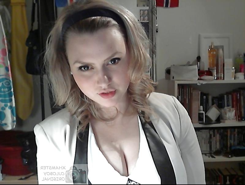 22P Curvy Noruega