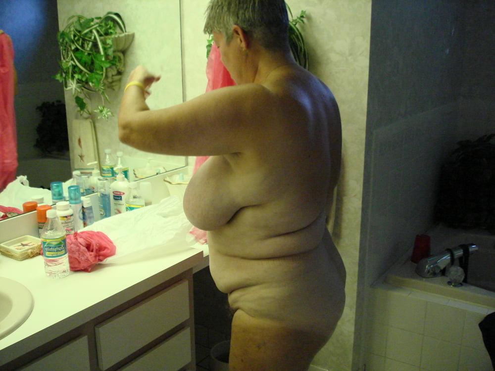 25P Amazing Granny Boobs
