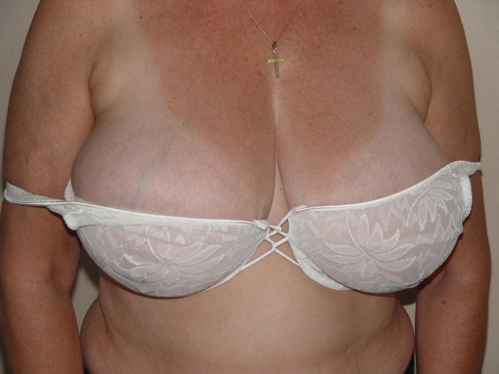 25P Amazing Granny Boobs