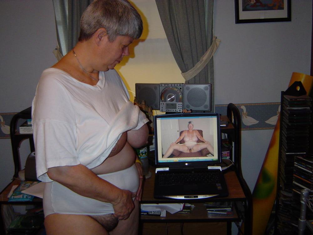 25P Amazing Granny Boobs