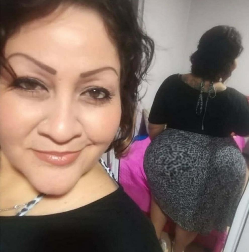21P Voyeur Big Milf Asses