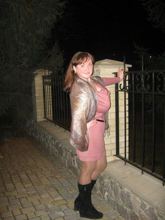 15P Busty Russian Woman 3691