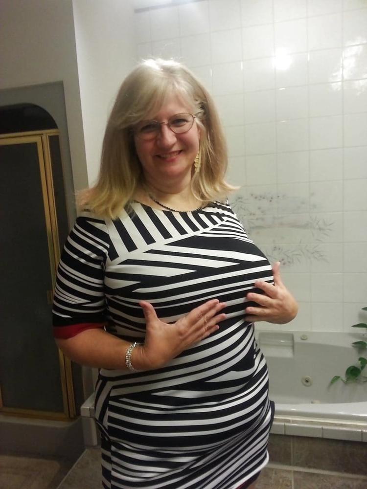 25P Amazing Granny Boobs