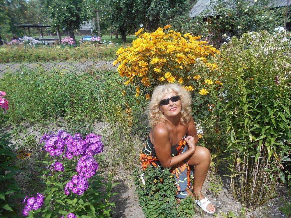 25P blonde slut Granny Svetlana
