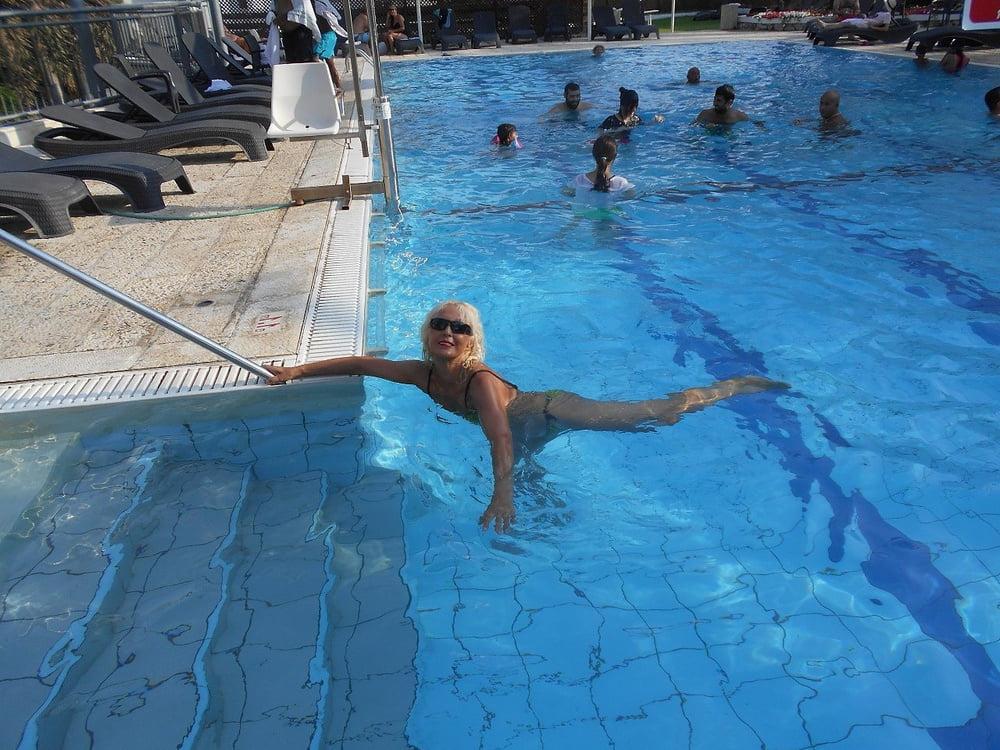 25P blonde slut Granny Svetlana