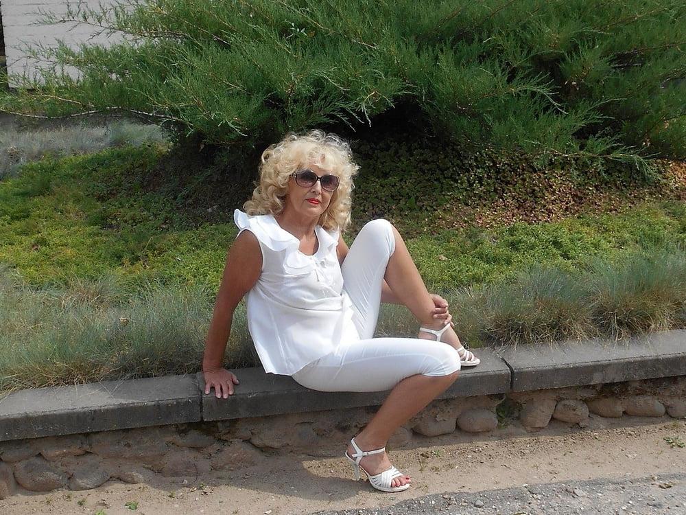 25P blonde slut Granny Svetlana