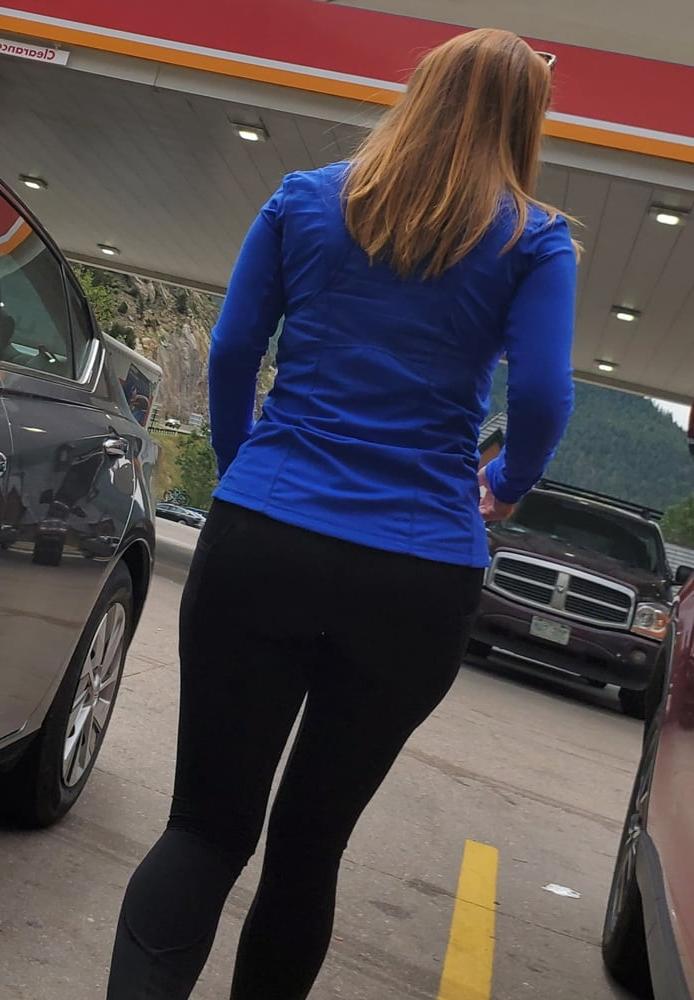 19P Voyeur Butts