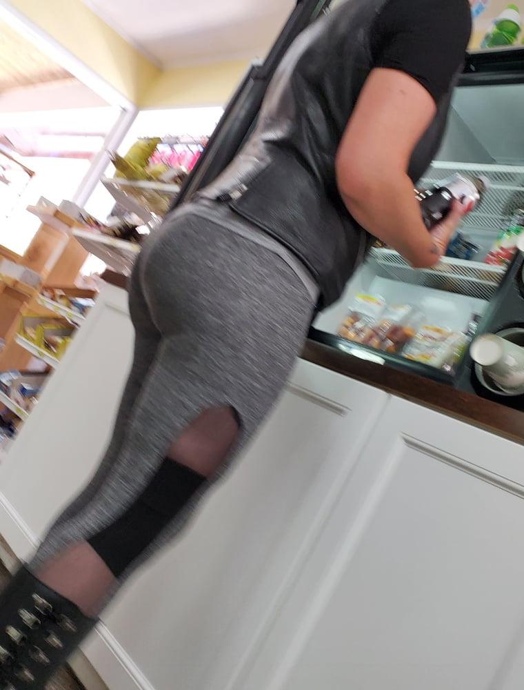 19P Voyeur Butts