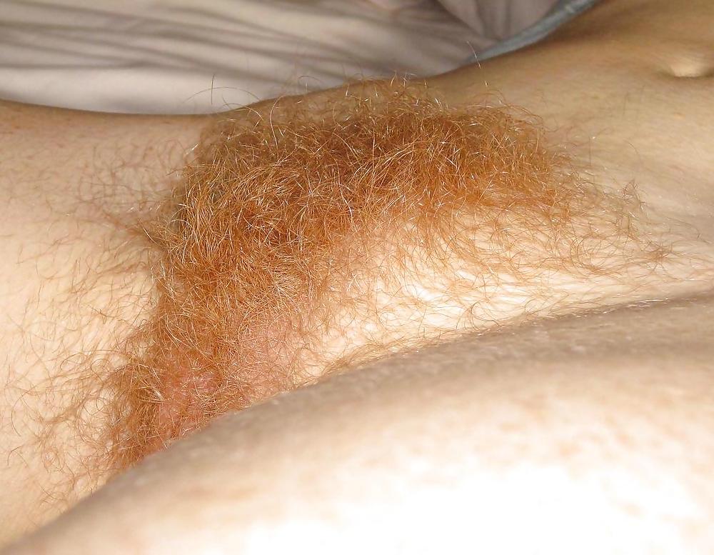 25P Hairy pussy close up