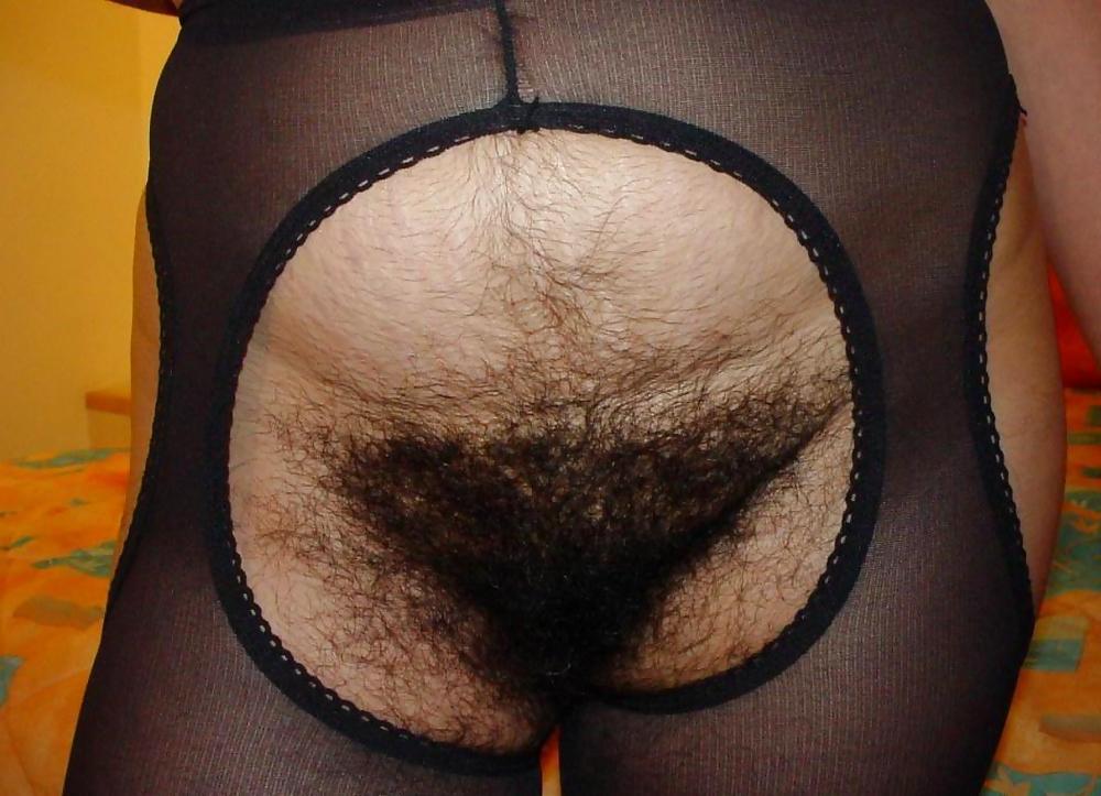 25P Hairy pussy close up