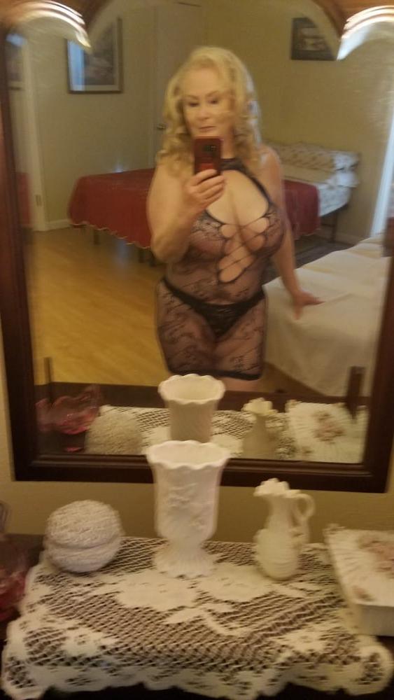 25P Amazing Granny Boobs - Michelle