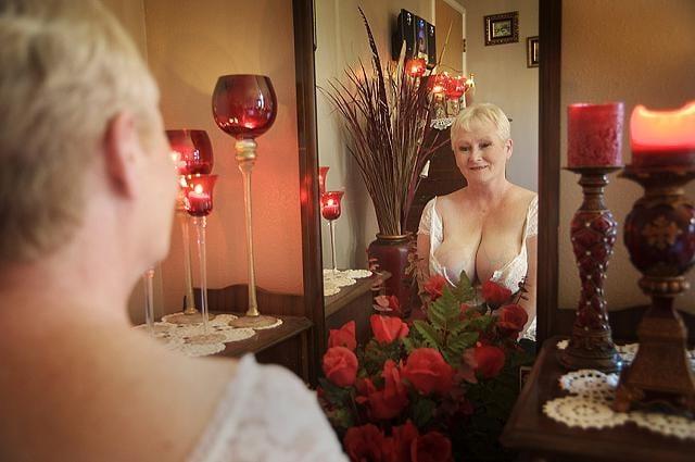 25P Amazing Granny Boobs - Michelle