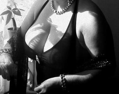 25P Amazing Granny Boobs - Michelle