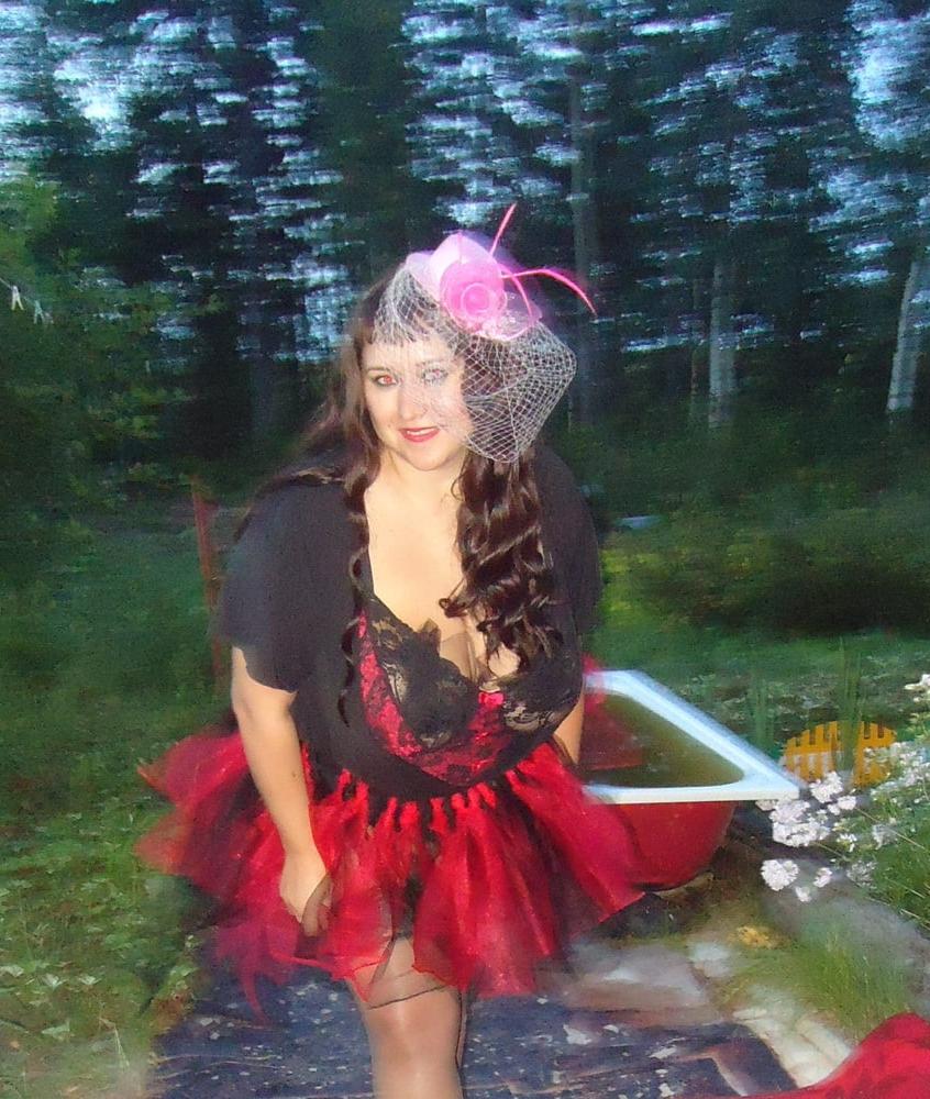 13P Busty Russian Woman 3692