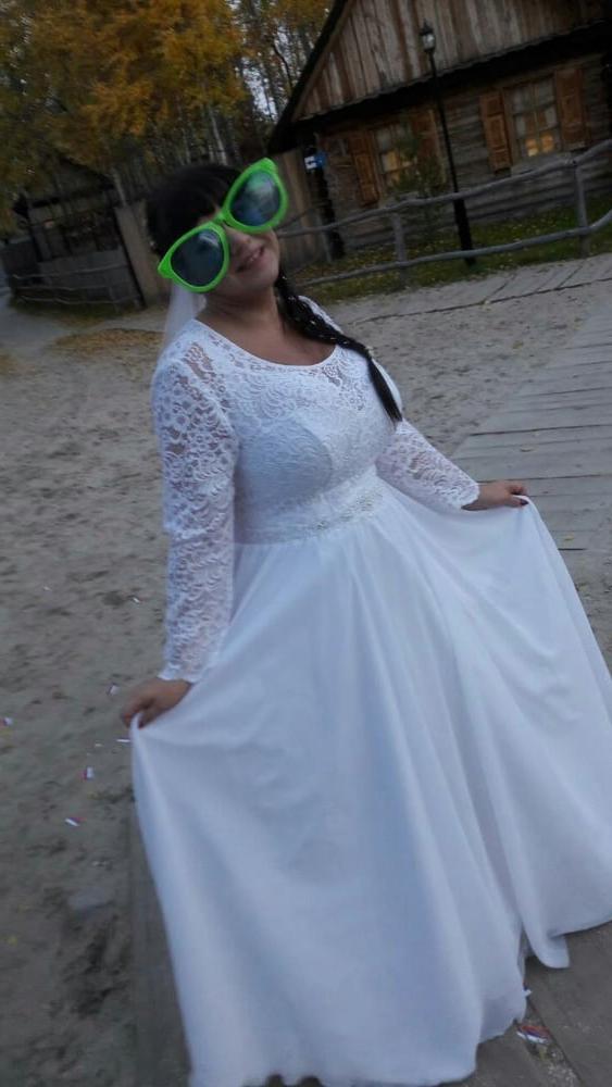 13P Busty Russian Woman 3692