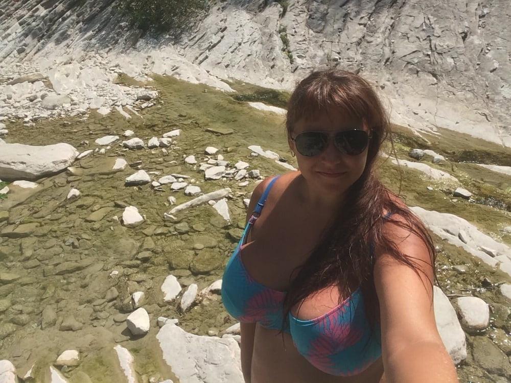 13P Busty Russian Woman 3692