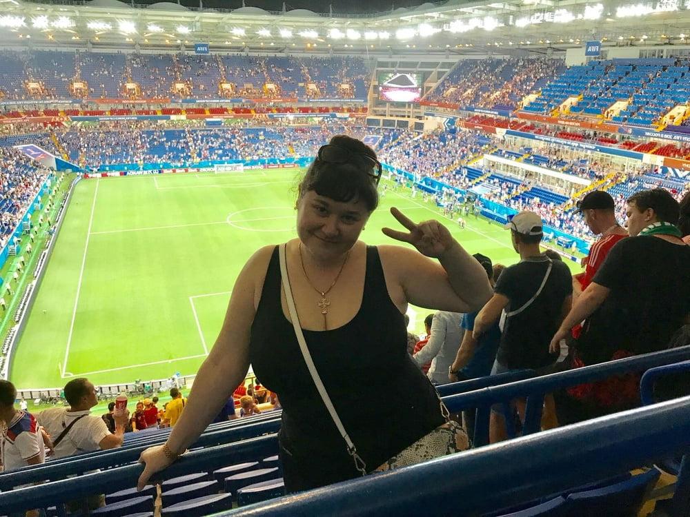 10P Busty Russian Woman 3686