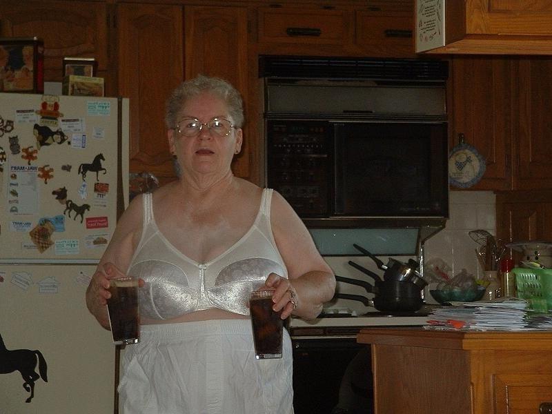 25P Huge titty granny