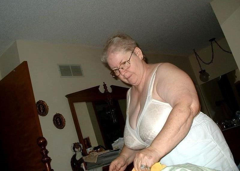 25P Huge titty granny