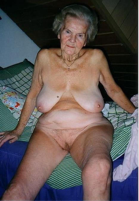 25P Old granny body is so sexy&amp;delious
