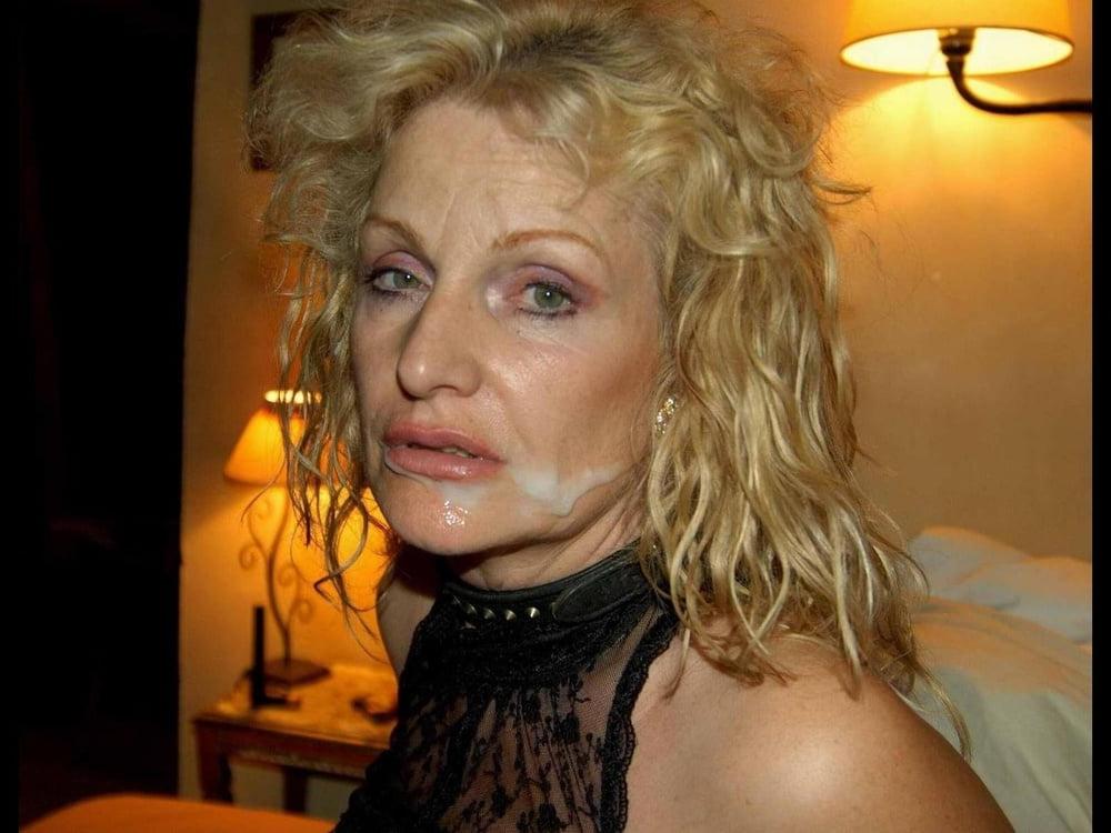 25P Hot granny facials