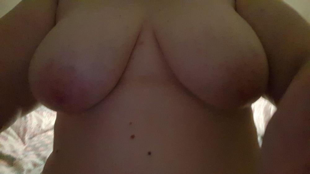 11P Bbw wife shows it all