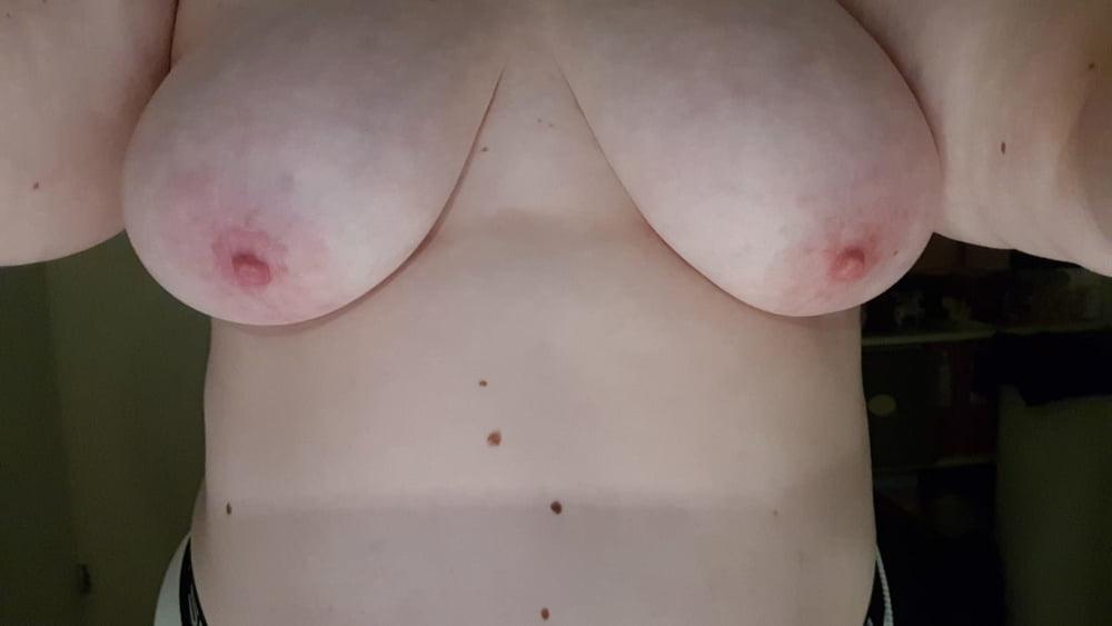 11P Bbw wife shows it all