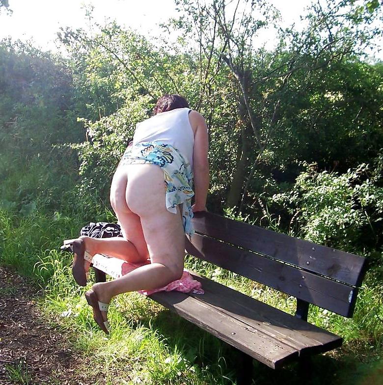 17P Bbw outside 2