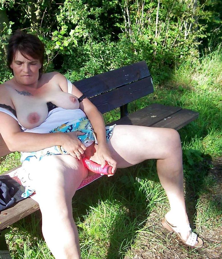 17P Bbw outside 2