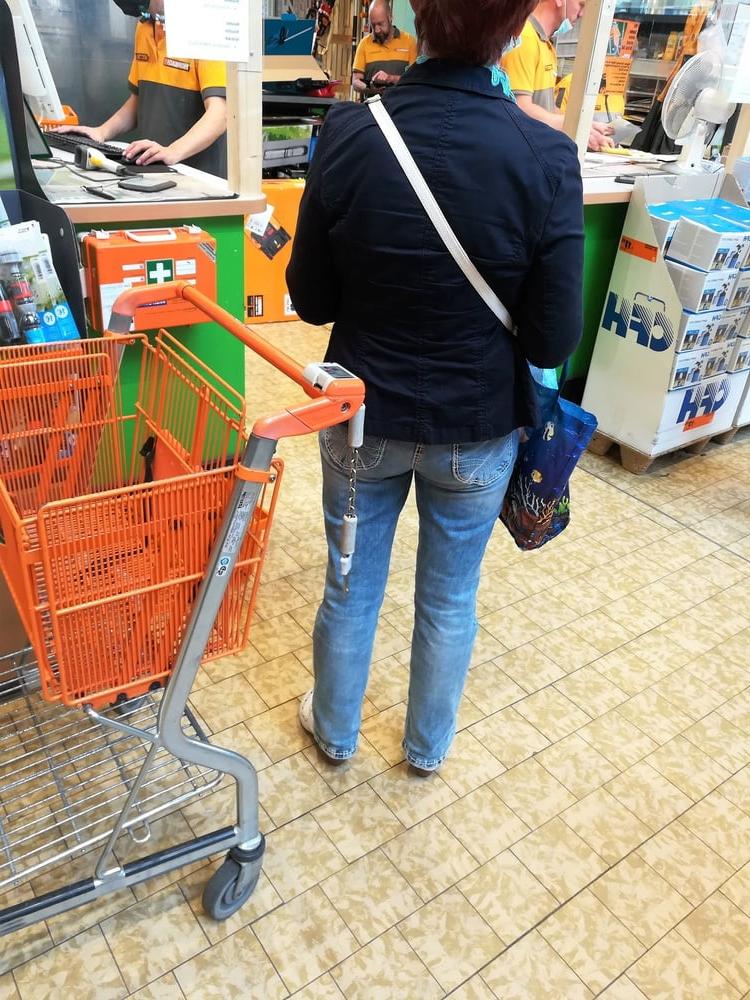 14P Granny non nude