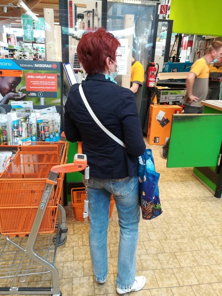 14P Granny non nude