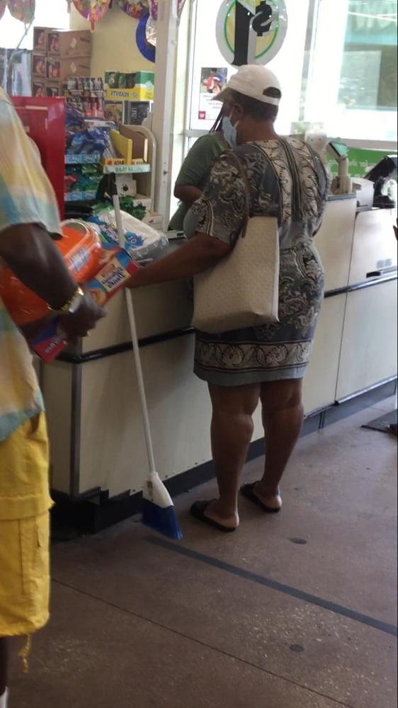 11P Thick granny