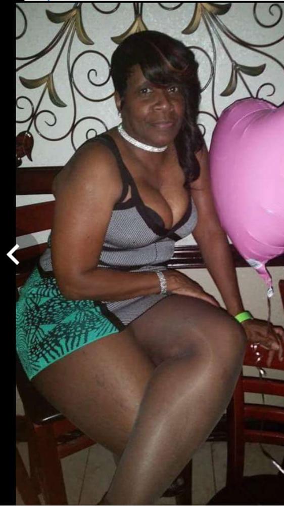 11P Thick granny