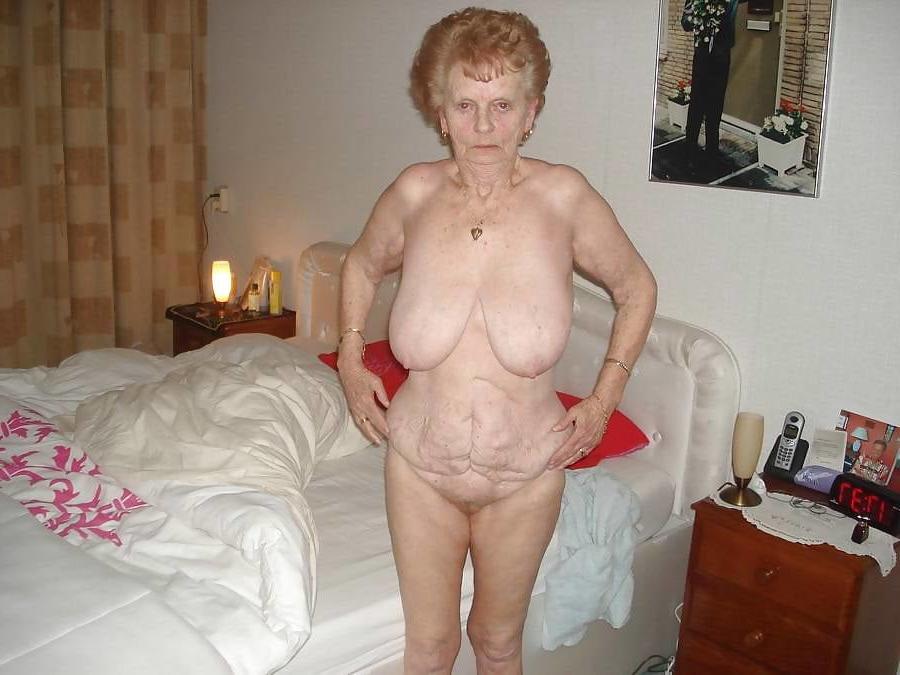 10P Amazing Granny Boobs