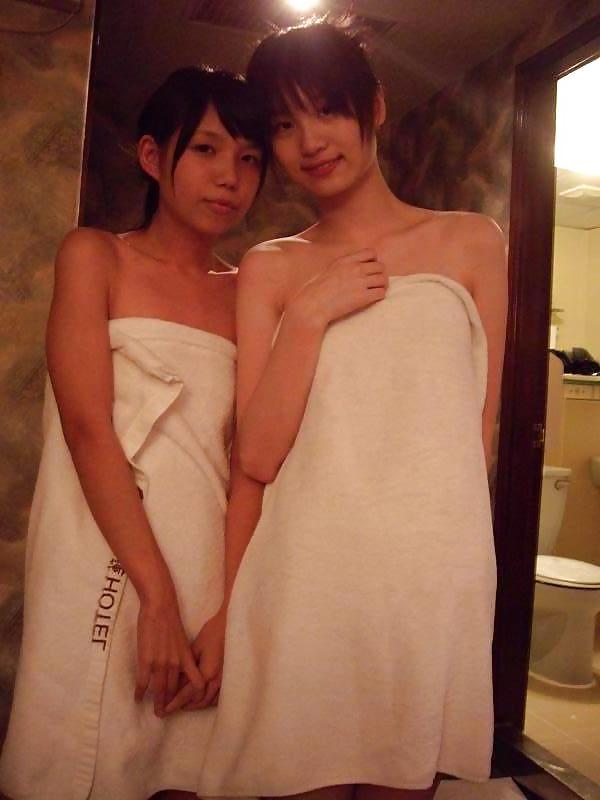 25P WILD ASIAN SLUTS I