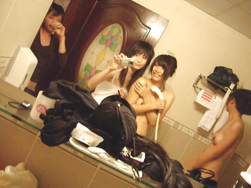 25P WILD ASIAN SLUTS I