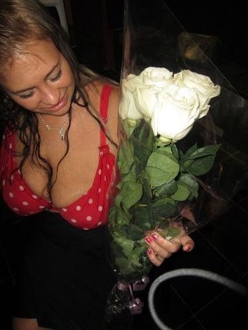 24P Busty Russian Woman 3689