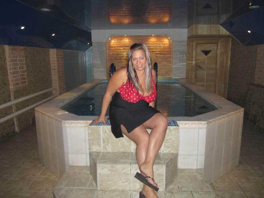 24P Busty Russian Woman 3689