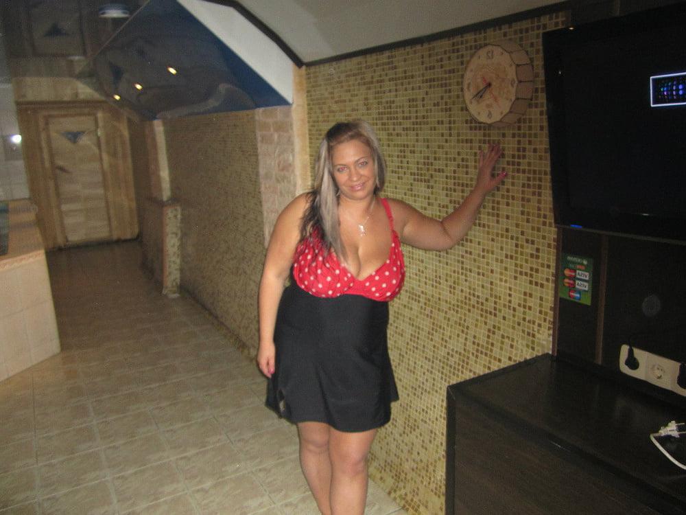 24P Busty Russian Woman 3689