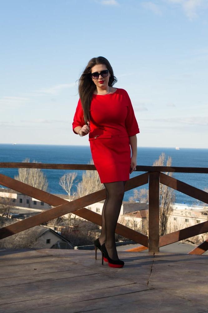 15P Busty Russian Woman 3687