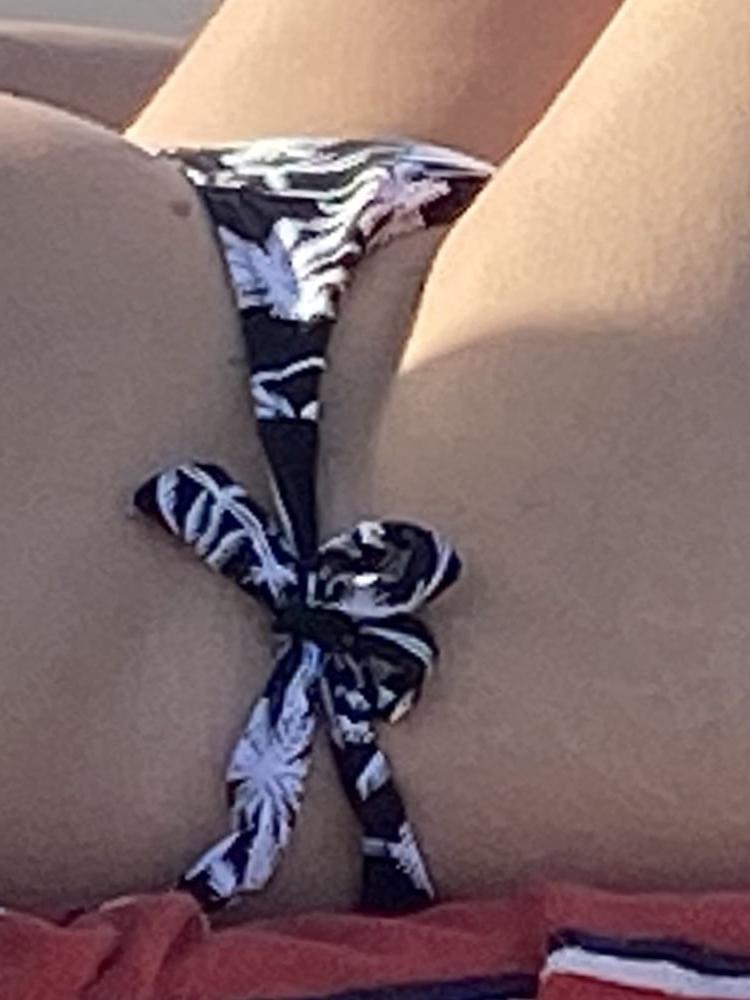 25P Beach voyeur
