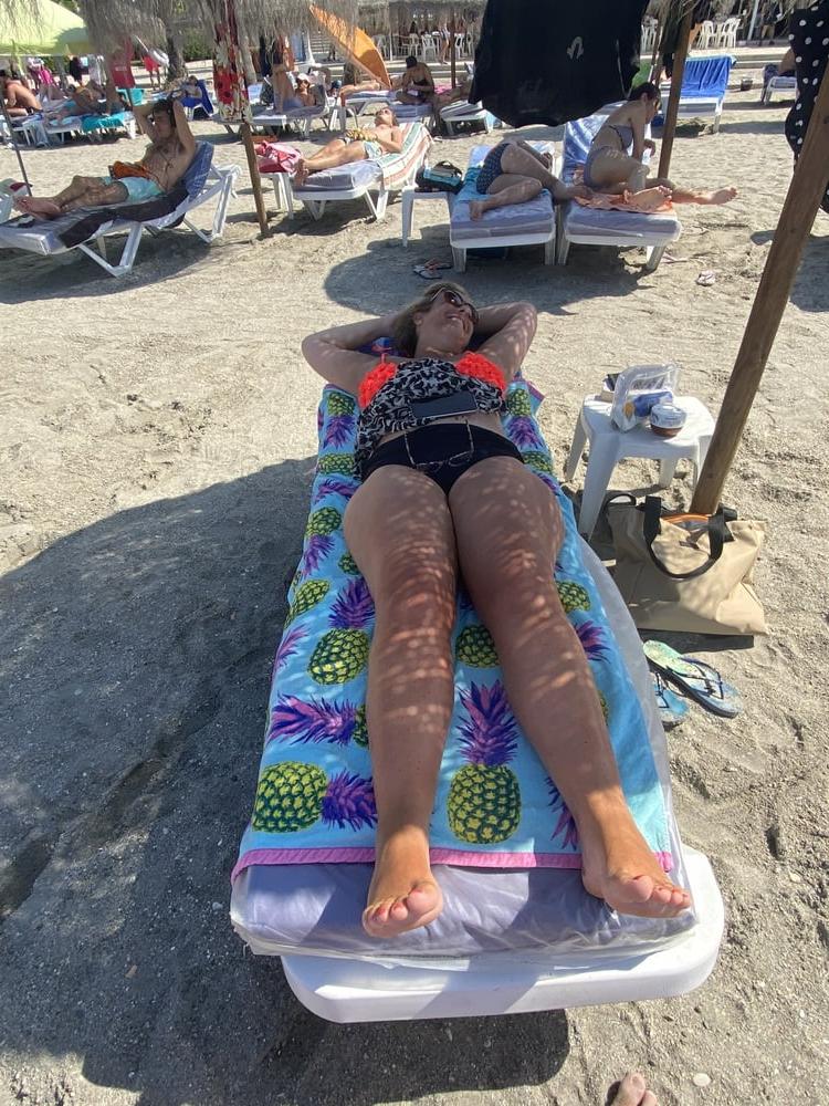 25P Beach voyeur