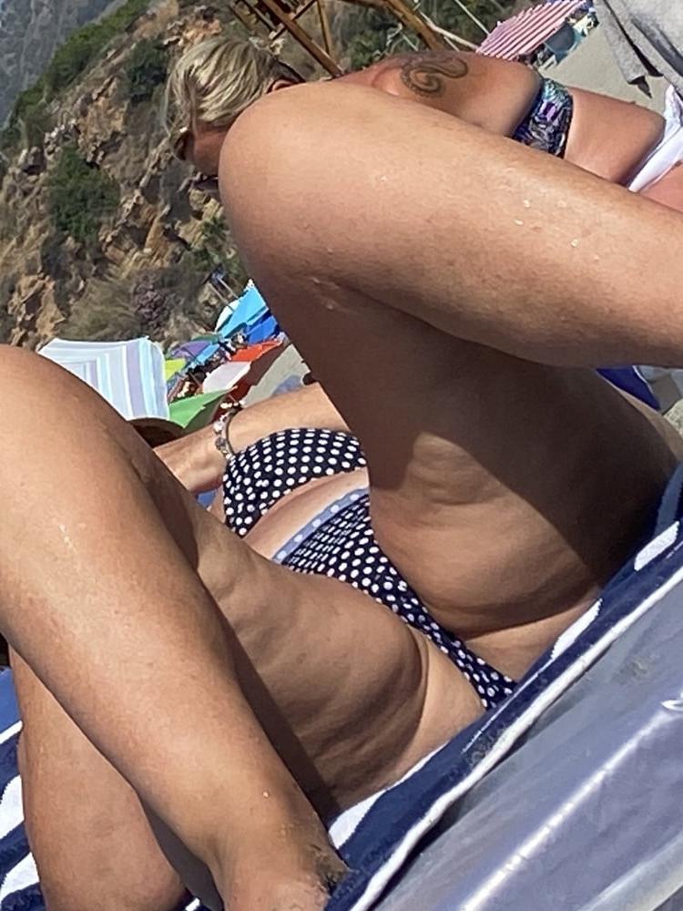 25P Beach voyeur